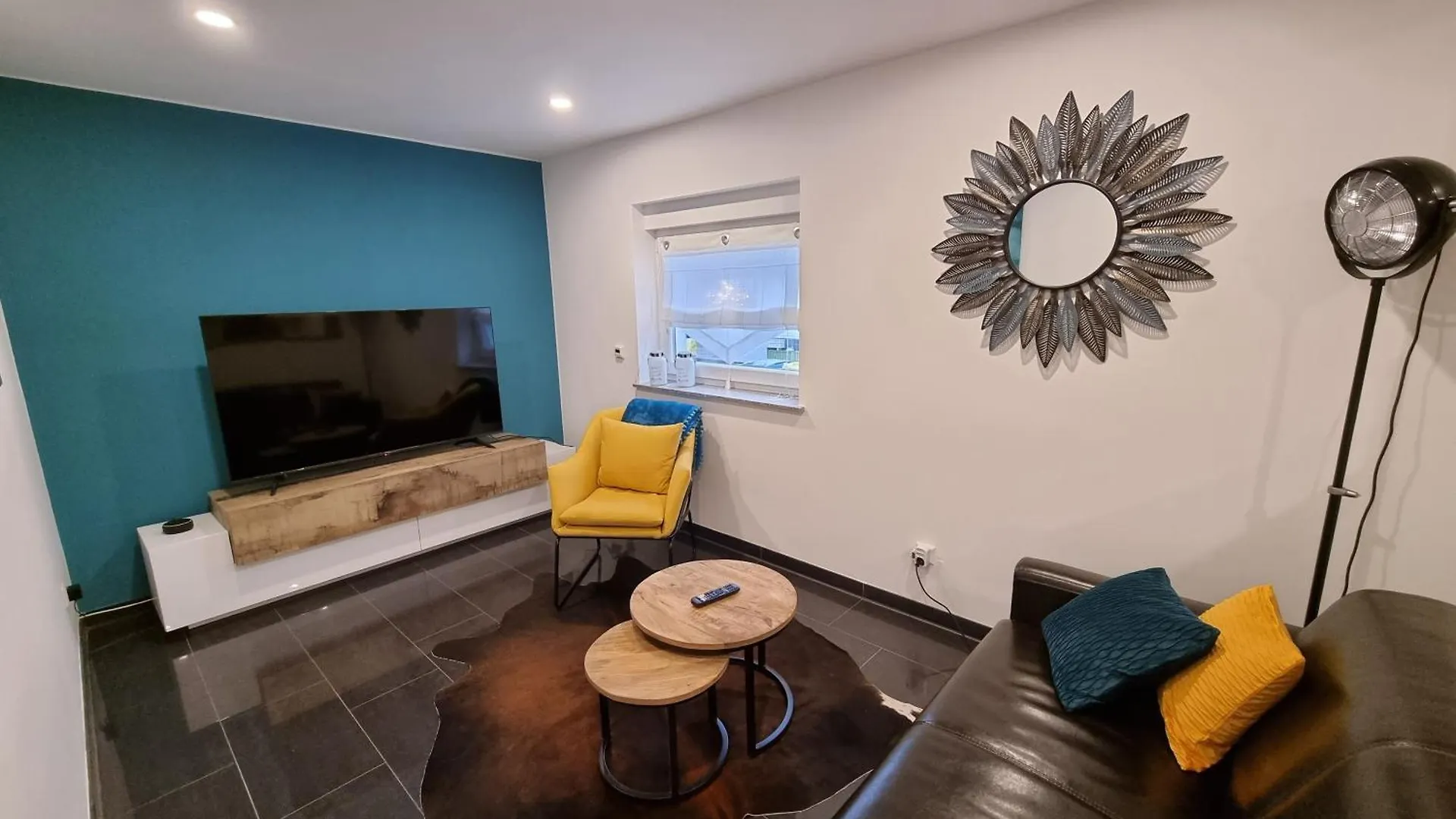 Zwei Schicke Apartments Mit Parkplatz Кёльн