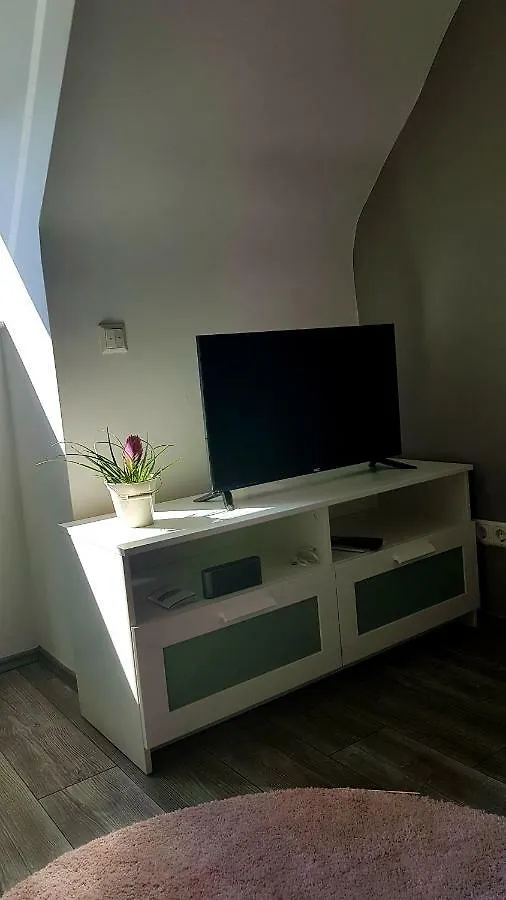 Zwei Schicke Apartments Mit Parkplatz Кёльн