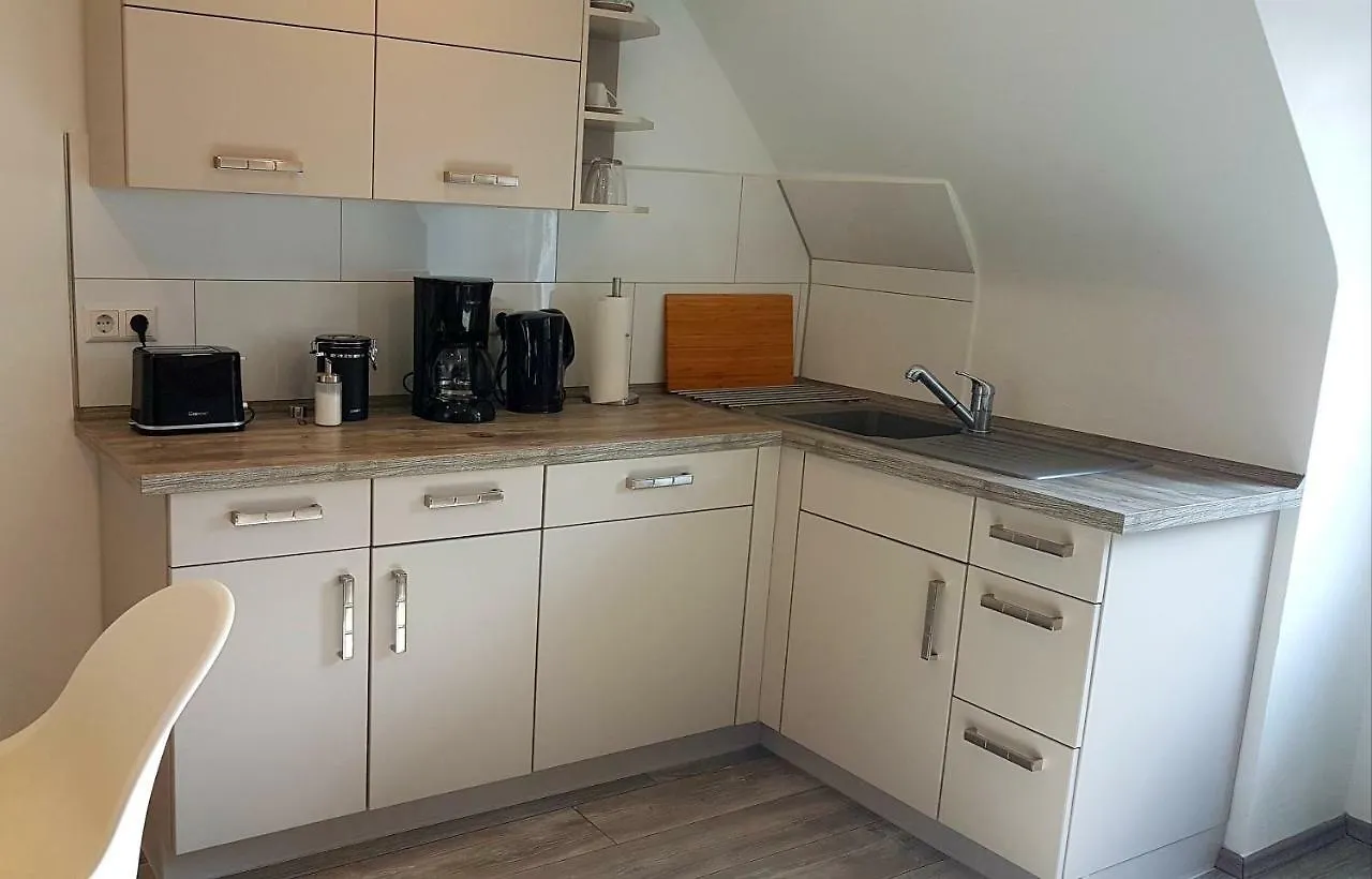 Zwei Schicke Apartments Mit Parkplatz Кёльн