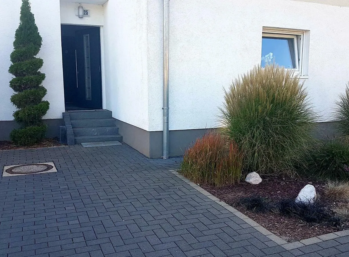 Zwei Schicke Apartments Mit Parkplatz Кёльн