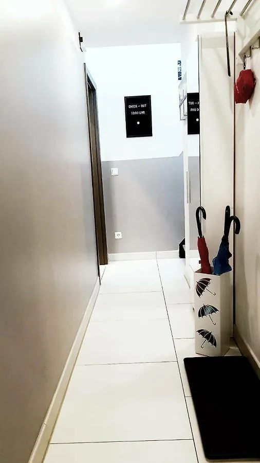Zwei Schicke Apartments Mit Parkplatz Кёльн